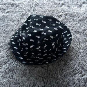 ✨2/25✨Vans Black Bucket Hat